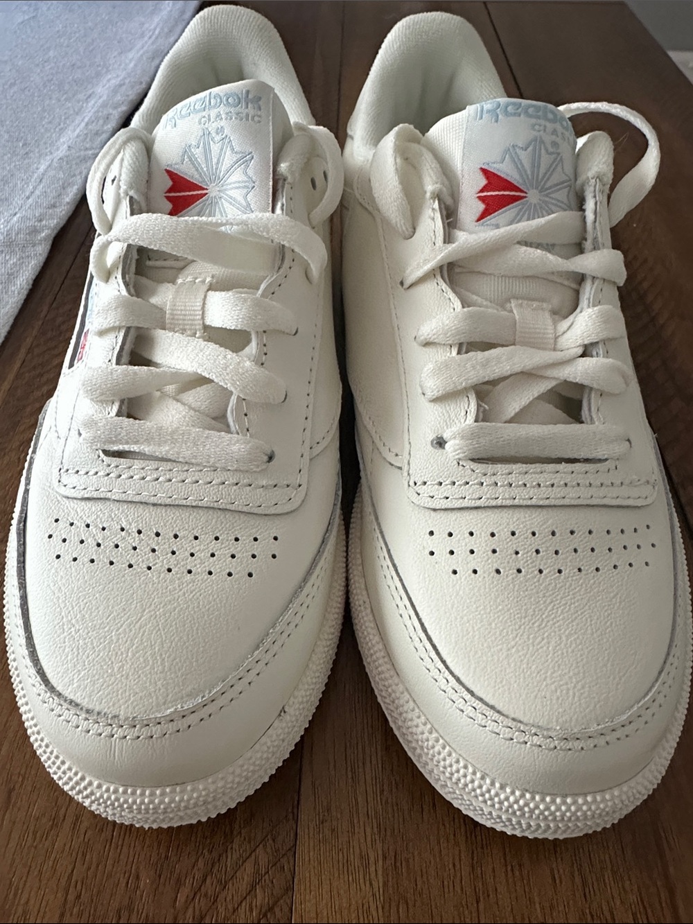Reebok Sneakers Women’s Leather White  size 7M  NWOT